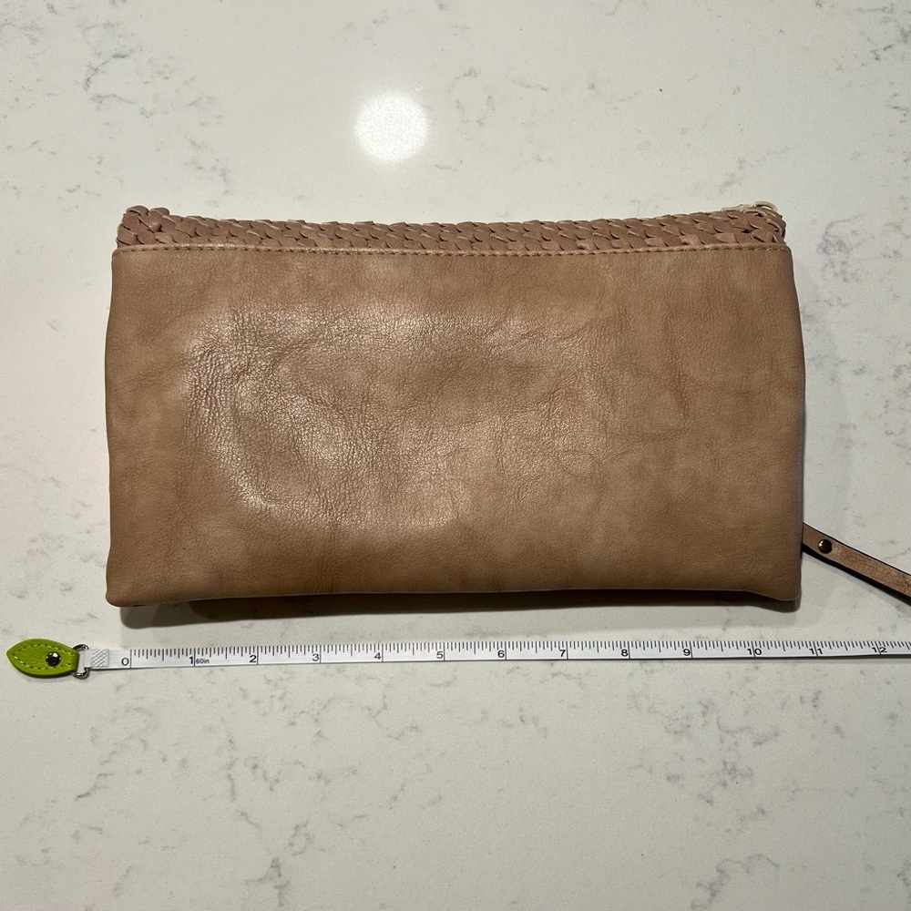 Urban Expressions beige woven convertible clutch/shoulder bag - Picture 4 of 6